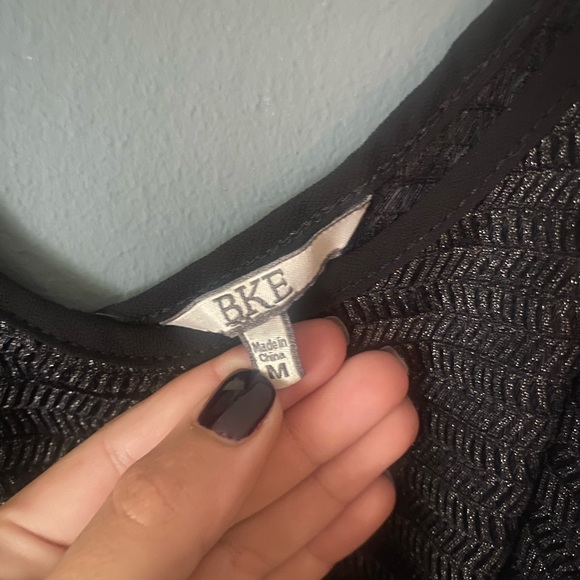 Tank - Picture 3 of 3